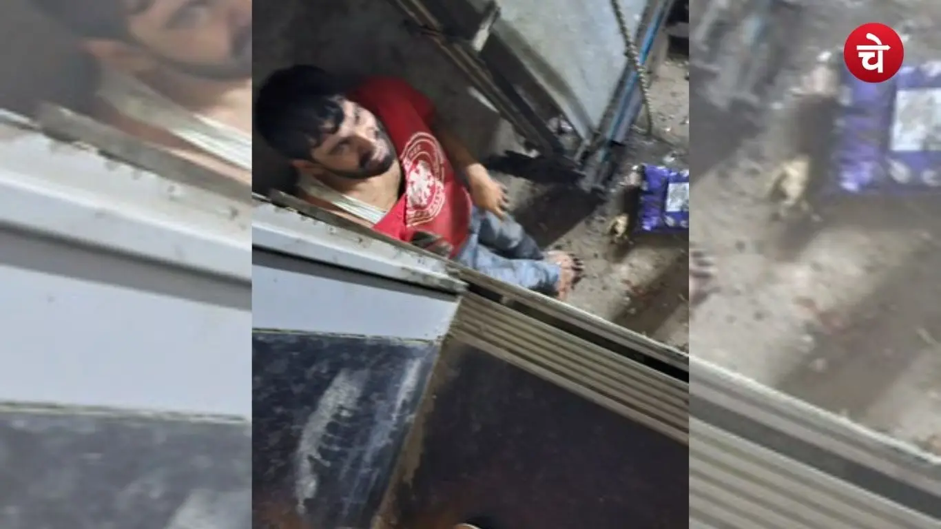 Delivery boy Shyam gets stuck at Mahagun Mywoods society in Greater Noida West